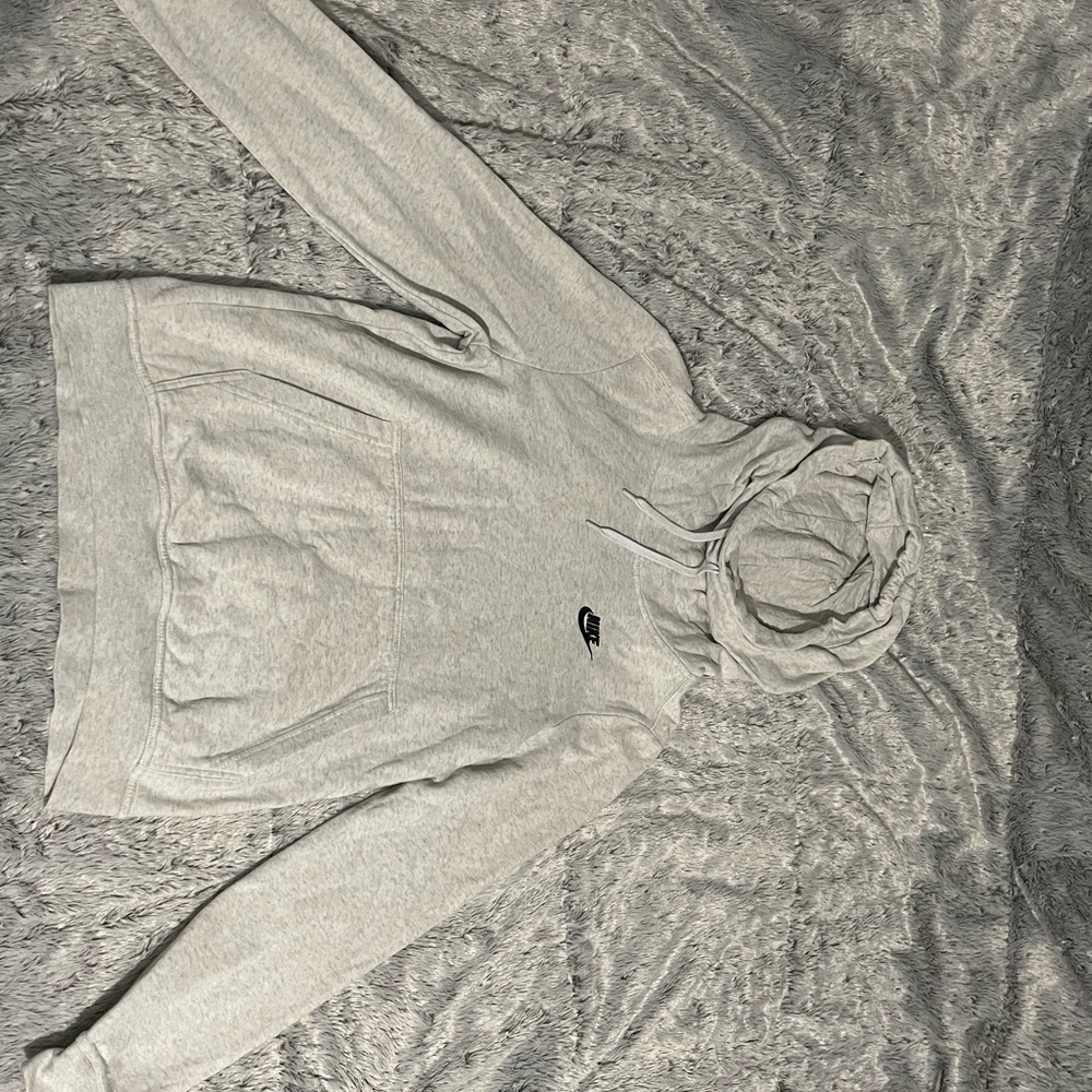 A Nike sweatshirt only used once size xs.